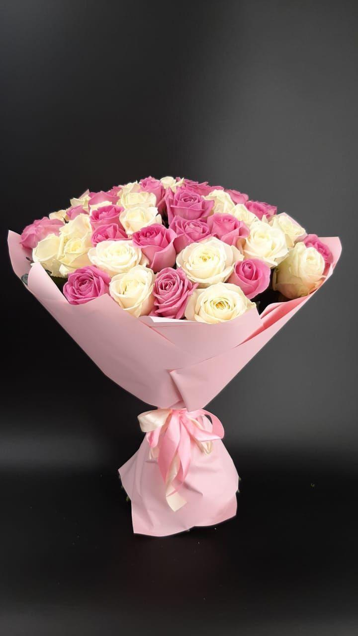 PaperFieldCrest workshop space where corporate flower arrangements are designed and prepared for business delivery